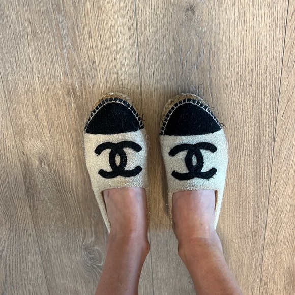 Chanel  espadrilles 6.5 - Picture 1 of 12